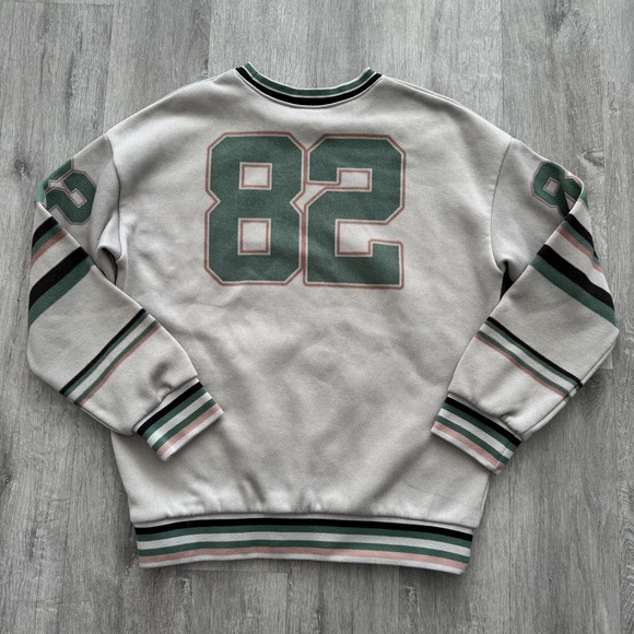 Buc-ee's Sweatshirt Mens Medium Gray Fleece Pullover 82 Jersey Beaver Graphic - Picture 5 of 5